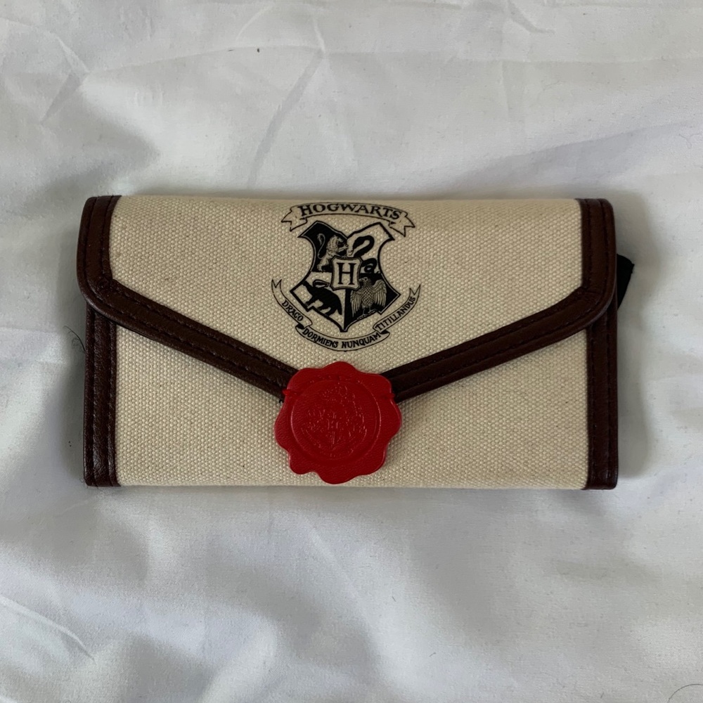 Harry Potter Hogwarts Letter Beige Wallet